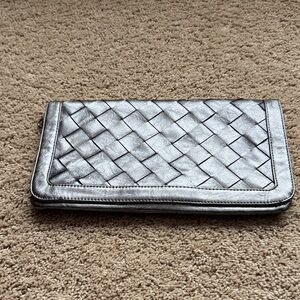 Urban Expressions Metallic Silver Woven Clutch